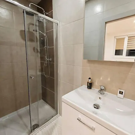 Axiom - Astra 6 Apartment Košice